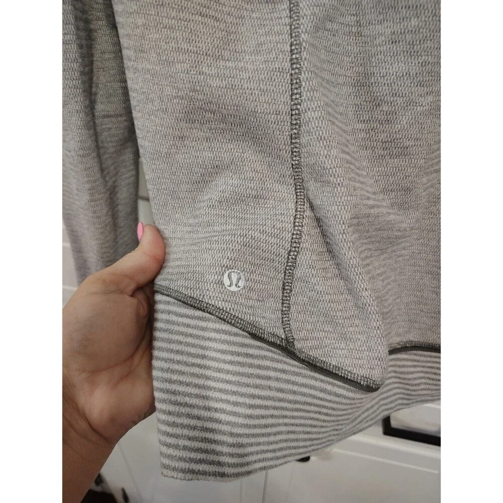 lululemon athletica thumbholes 10